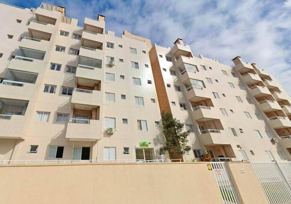 Lindo Apartamento Em Bertioga/Sesc A 300M Da Praia Exterior photo
